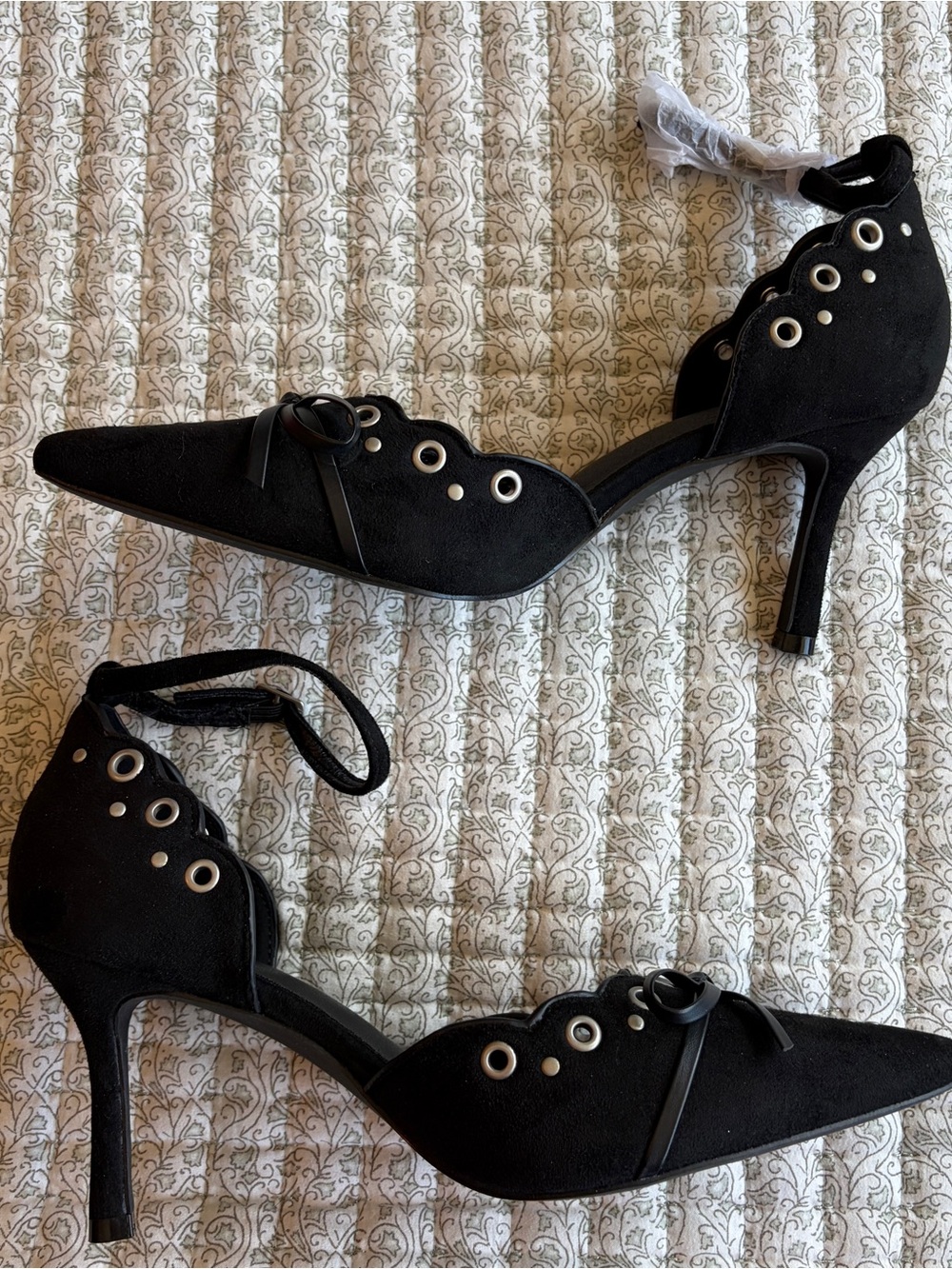 Black Grommet-Detail Pointed Toe Heels
